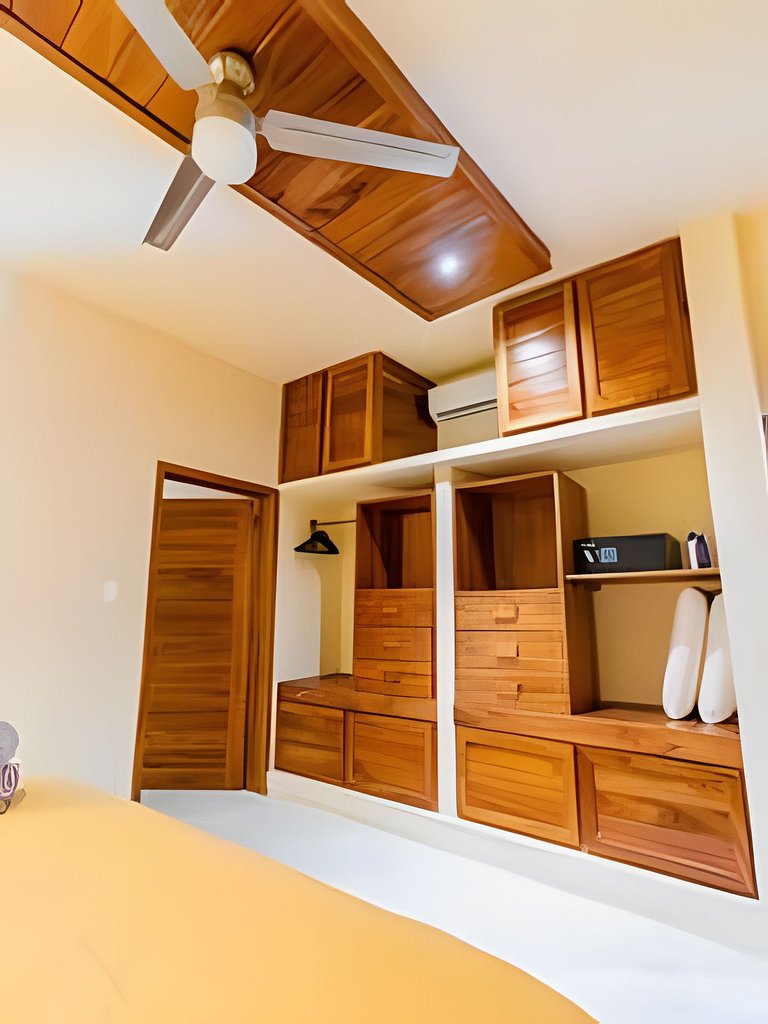 Casita de Diseño con, tina de baño, A/A y TV
