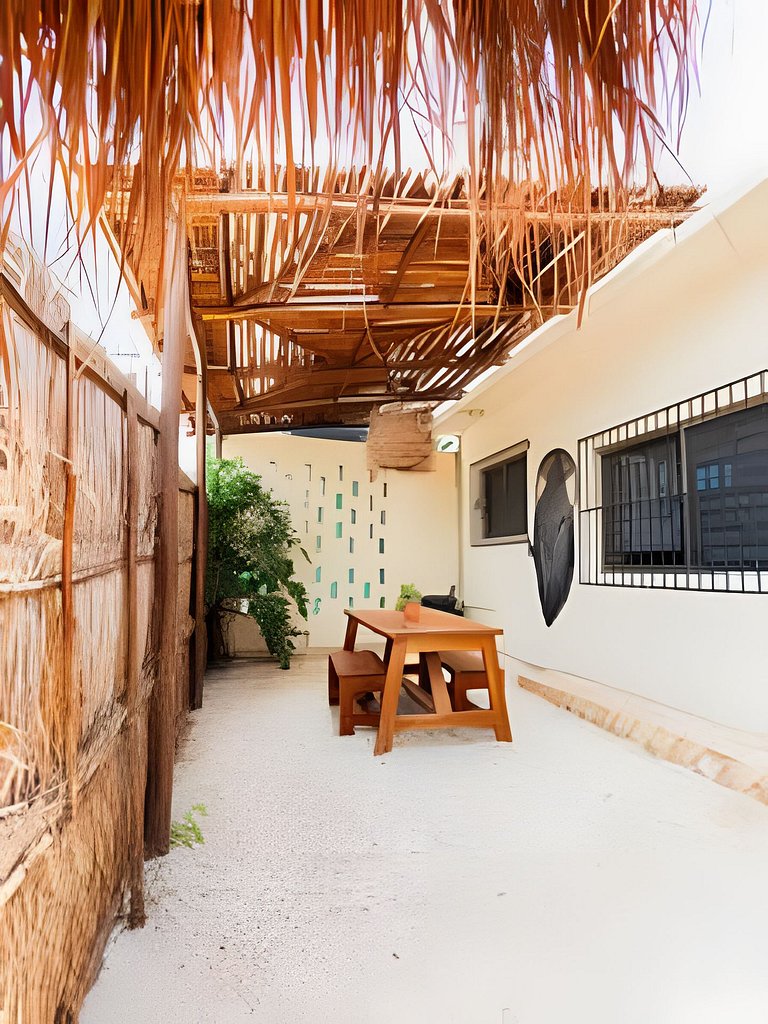 Casita de Diseño con, tina de baño, A/A y TV